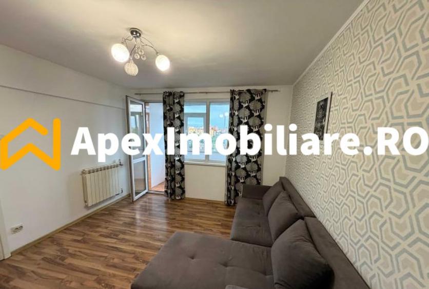 Apartament cu 3 camere semidecomandat în Berceni