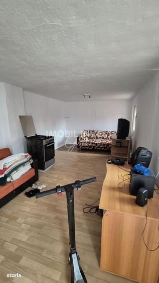 Casă cu 4 camere cu Teren 500 Mp în Teiu