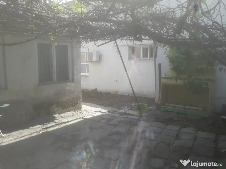 Casă cu 2 camere cu Teren 350 Mp în Ultracentral
