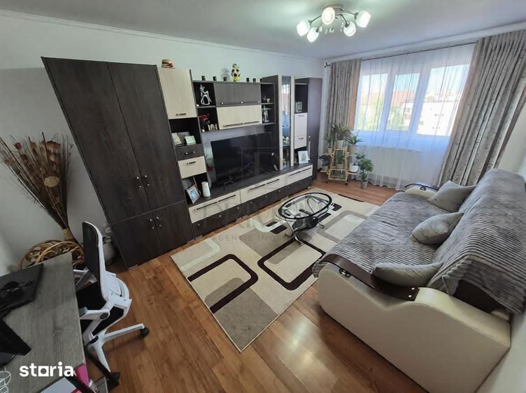 Apartament cu 3 camere decomandat, mobilat în Soarelui