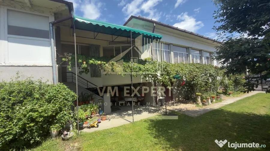 Casă cu 6 camere cu Teren 456 Mp în Ultracentral