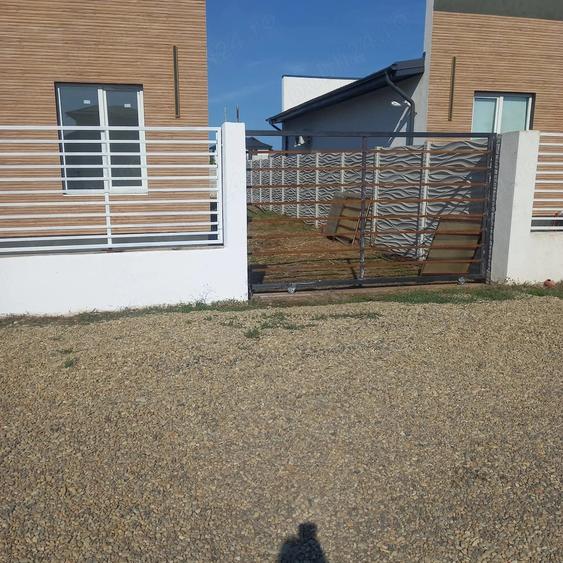 Casă cu 3 camere cu Teren 417 Mp în Berceni