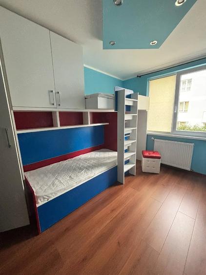 Apartament cu 4 camere decomandat în Central