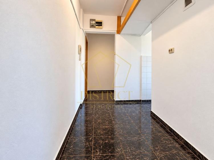 Apartament cu 3 camere, mobilat în Dacia