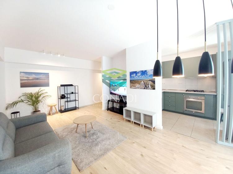 Apartament cu 3 camere semidecomandat în Aviației