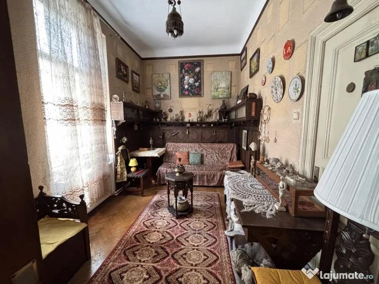 Casă cu 7 camere cu Teren 1030 Mp în Foișorul de Foc