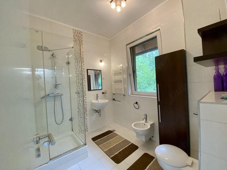 Apartament cu 5 camere semidecomandat, mobilat în Andrei Mureșanu