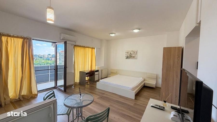 Apartament decomandat în Mihai Bravu
