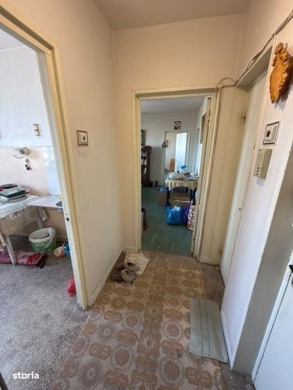 Apartament cu 3 camere semidecomandat în Andrei Mureșanu