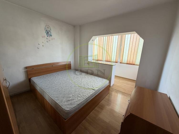 Apartament cu 3 camere decomandat, mobilat în Scriitorilor