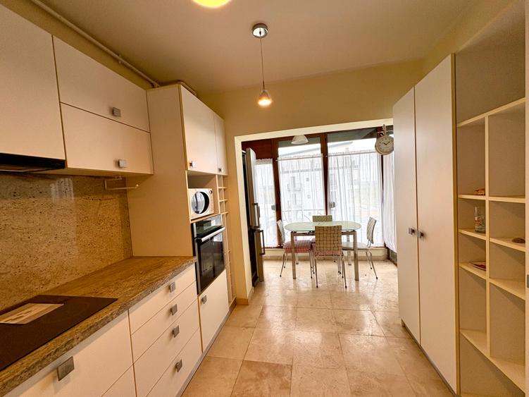 Apartament cu 5 camere în Mogoșoaia