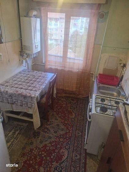 Apartament cu 2 camere decomandat în Petros