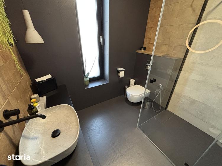 Casă cu 4 camere cu Teren 372 Mp în Corbeanca
