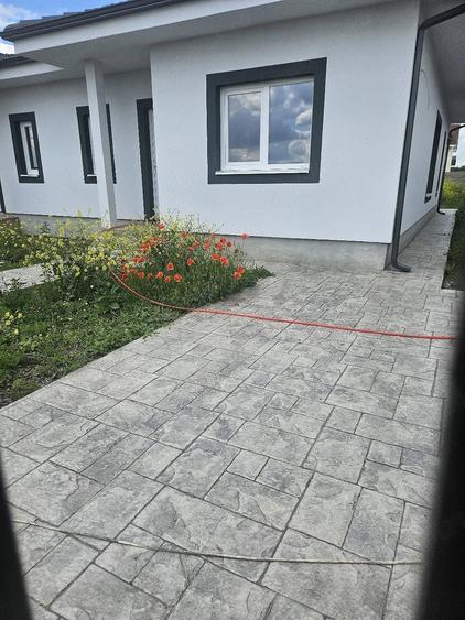 Casă cu 3 camere cu Teren 585 Mp în Moșnița Nouă