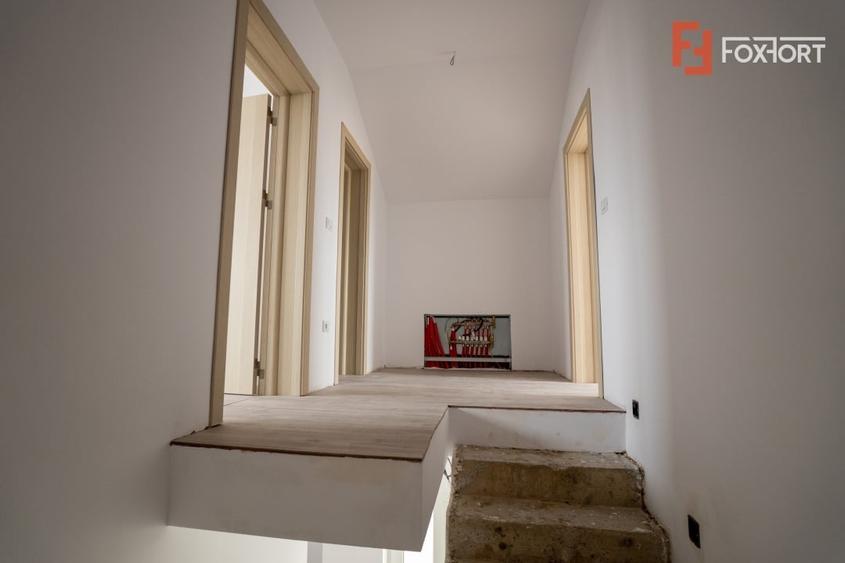 Duplex cu 4 camere cu Teren 273 Mp în Urseni