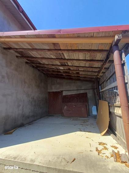 Casă cu 4 camere cu Teren 1130 Mp în Central