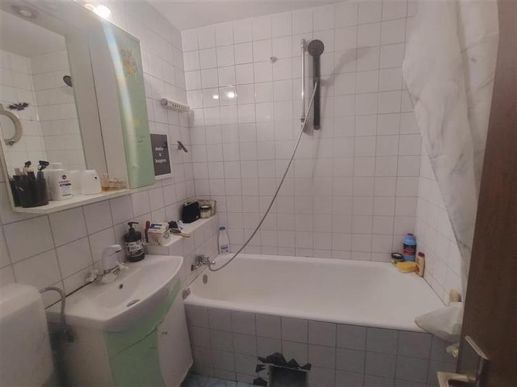 Apartament cu 3 camere decomandat, mobilat în Nord