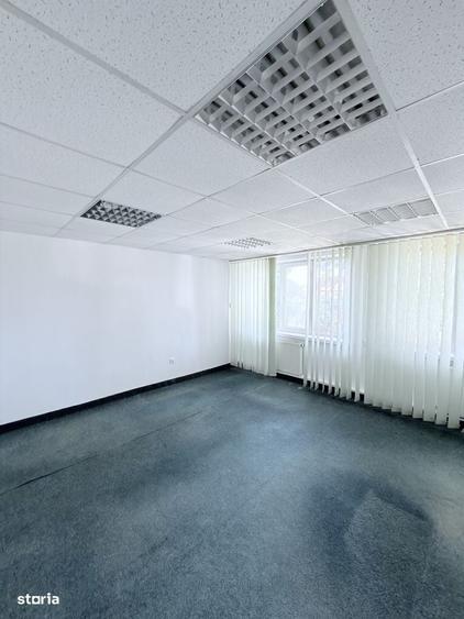 Spațiu comercial, de 300 mp, în Central