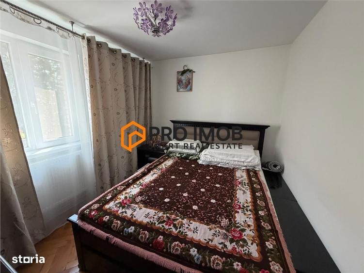 Apartament cu 4 camere semidecomandat în Micro 5