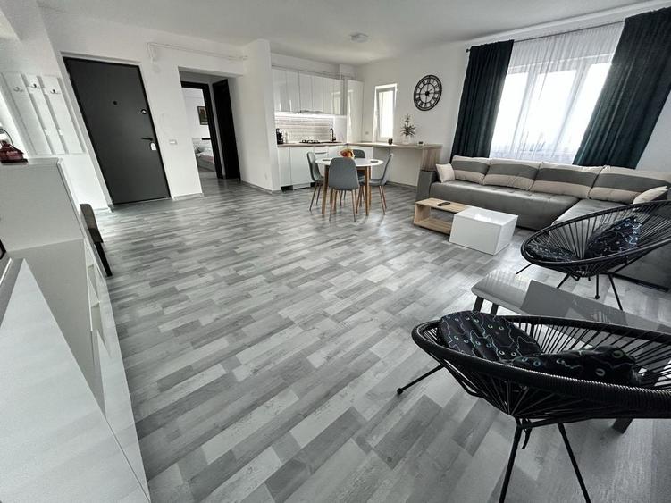 Apartament cu 2 camere decomandat în Exterior Vest
