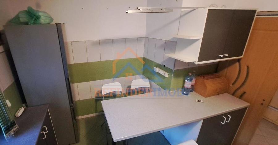 Apartament cu 3 camere decomandat, mobilat în 13 Septembrie