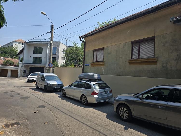 Casă individuală cu 3 camere cu Canalizare în 7 Noiembrie