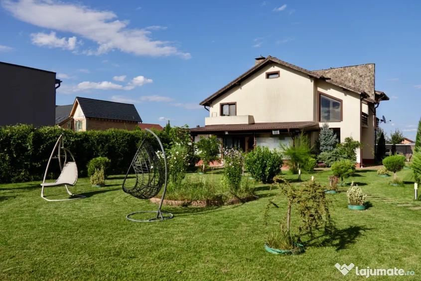 Casă cu 5 camere în Sânpetru