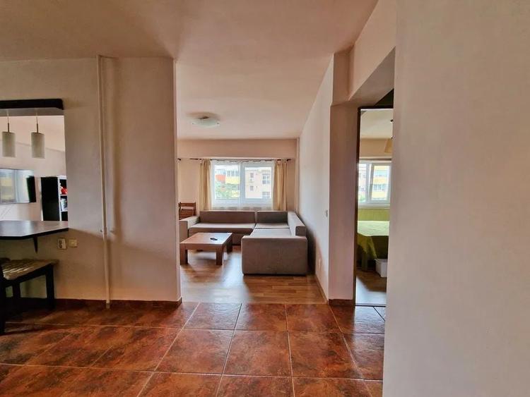 Apartament cu 3 camere decomandat, mobilat în Zorilor