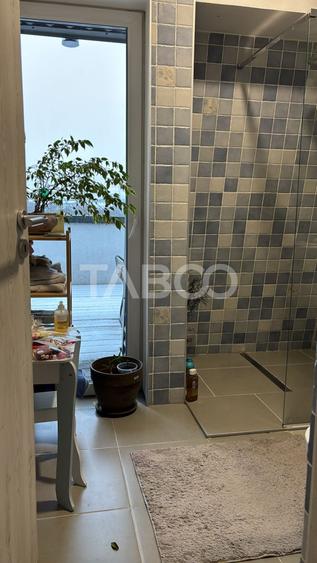 Penthouse cu 3 camere decomandat, mobilat în Cisnădie