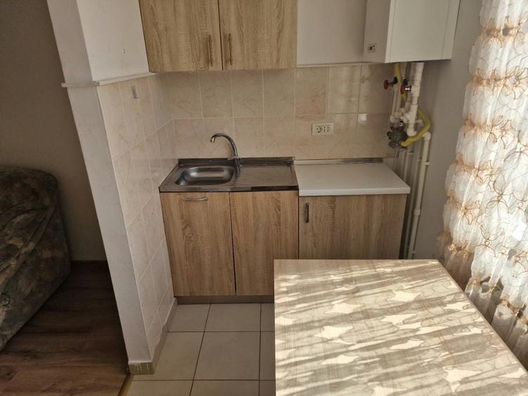 Apartament cu 2 camere semidecomandat în Mărăței