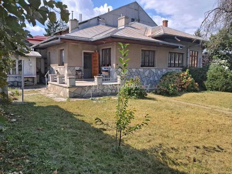 Casa 2 camere, teren 303 mp, Campina