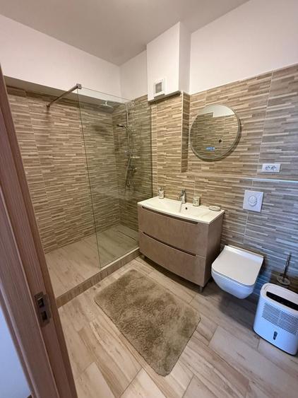 Apartament cu 4 camere, mobilat în Unirii