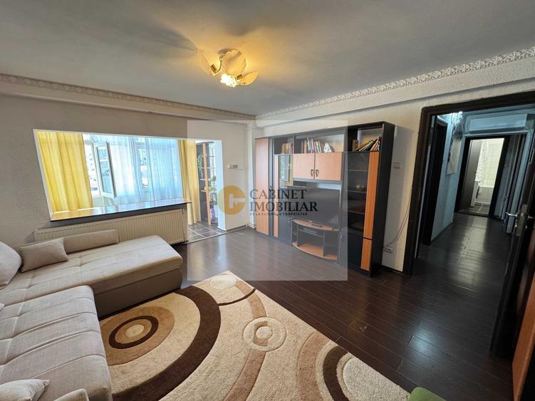 Apartament cu 2 camere decomandat, mobilat în Decebal