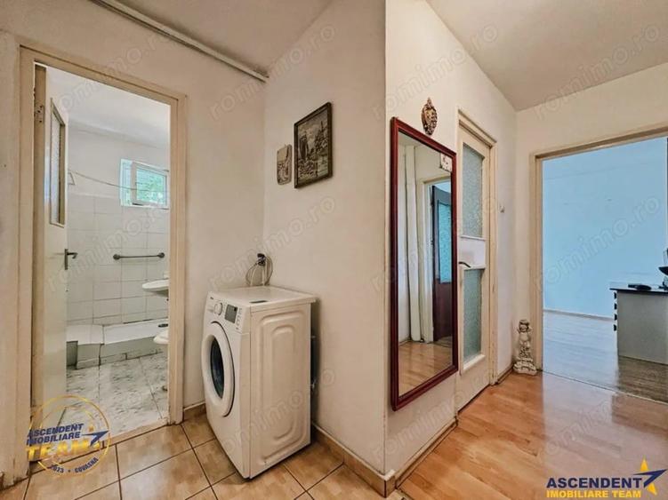 Apartament cu 2 camere decomandat în Florilor