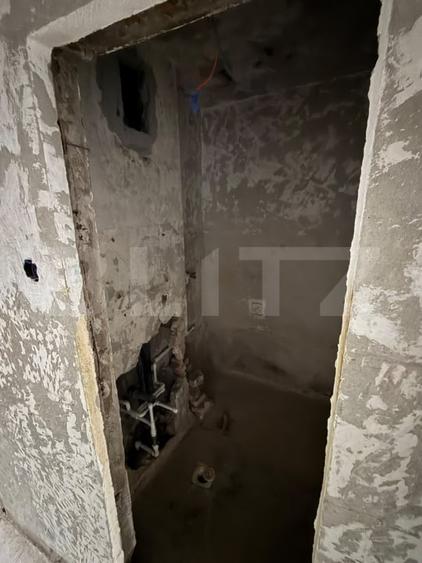 Apartament cu 3 camere semidecomandat în Micro 40