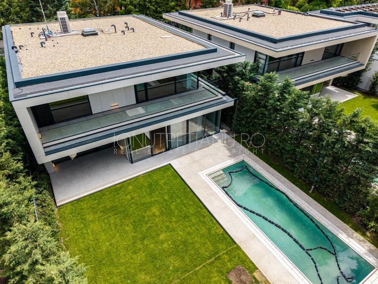 Casă individuală cu 6 camere cu Piscina în Iancu Nicolae