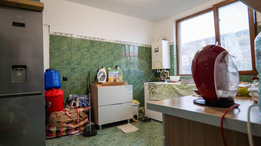 Casă cu 4 camere cu Teren 299 Mp în Periferie