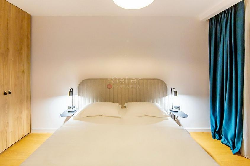 Apartament cu 3 camere semidecomandat, mobilat în Brașovul Vechi
