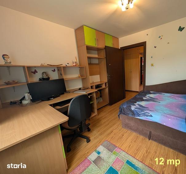 Apartament cu 4 camere decomandat în Steaua