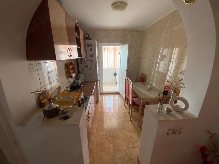 Apartament cu 3 camere decomandat în Central