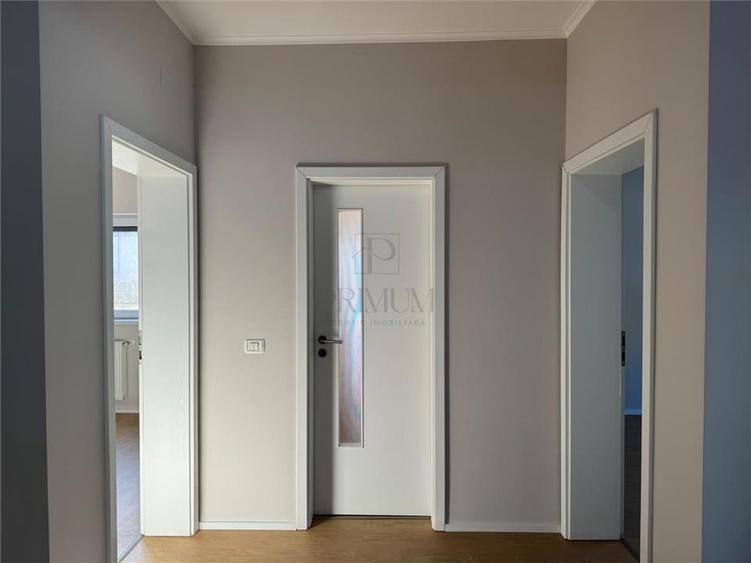 Apartament cu 3 camere semidecomandat în Giroc