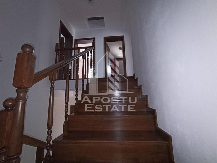 Casă cu 5 camere cu Teren 352 Mp în Moșnița Veche