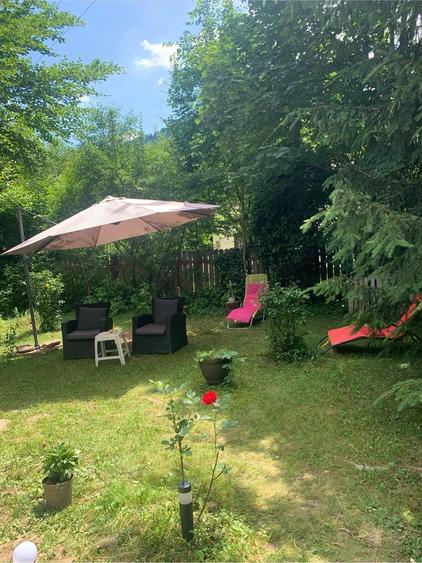 Casă cu 7 camere cu Teren 300 Mp în Lepșa