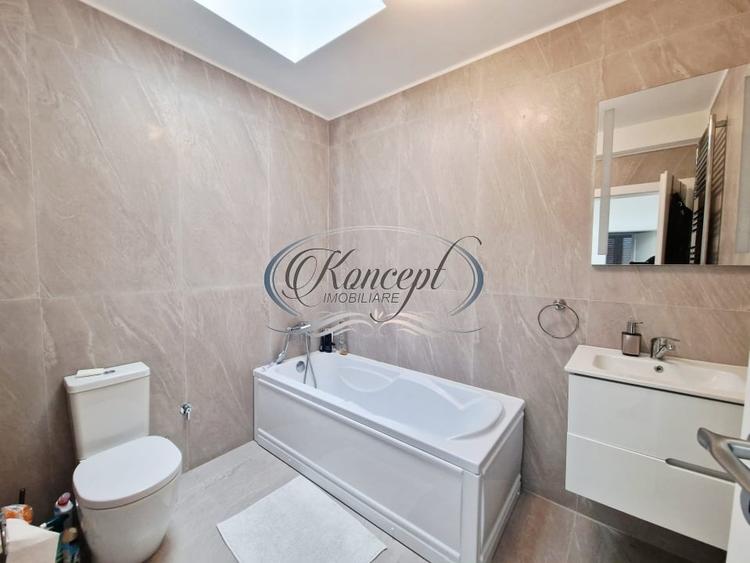 Casă cu 4 camere semidecomandat cu Canalizare în Dâmbul Rotund