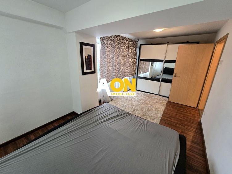Apartament cu 4 camere decomandat, mobilat în Central