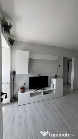 Apartament cu 2 camere semidecomandat în Berceni
