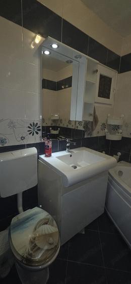 Apartament cu 3 camere decomandat în Sebastian