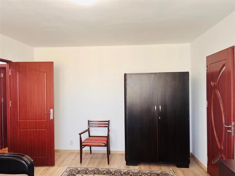 Apartament cu 2 camere semidecomandat, mobilat în Brazda lui Novac