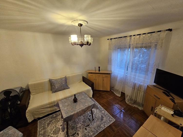 Garsonieră decomandată în Central