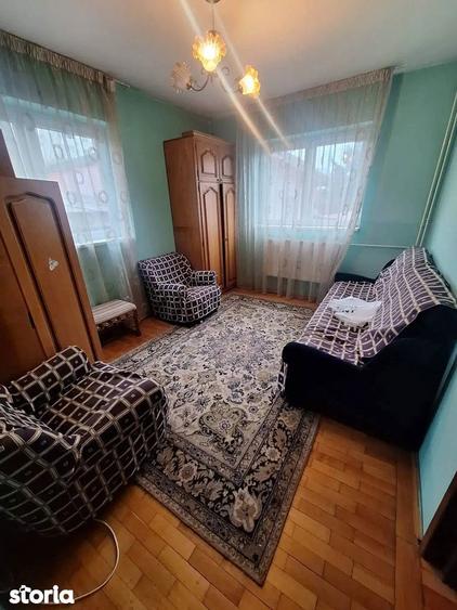 Casa cu teren ideala pentru spa?ii comerciale / birouri Sector 4 - 6